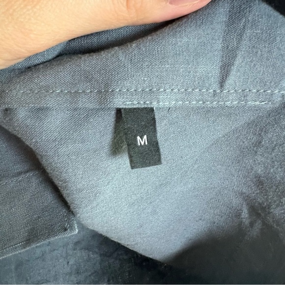 Theory Dark Gray Cropped Sleeveless Button Up Collared Shirt, Size Medium - Picture 4 of 7